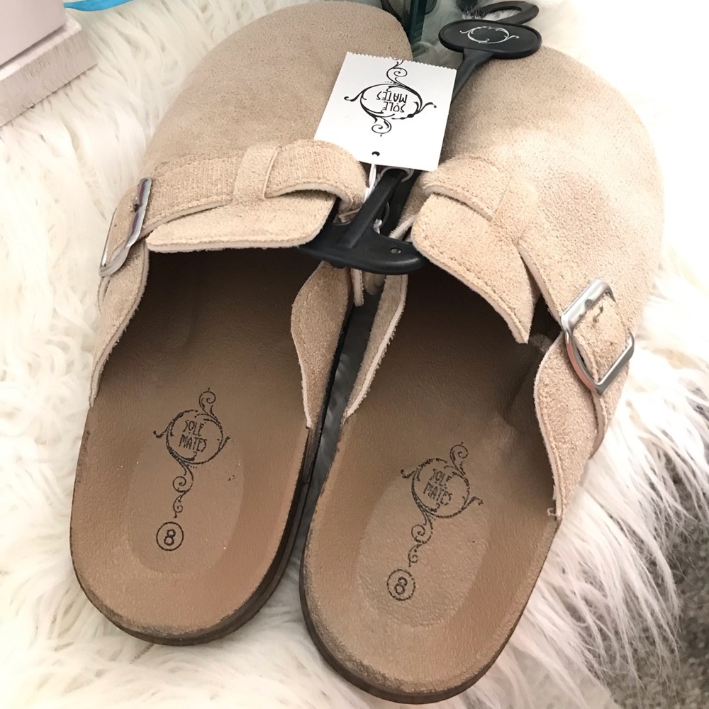 Women’s Clogs - Picture 4 of 5